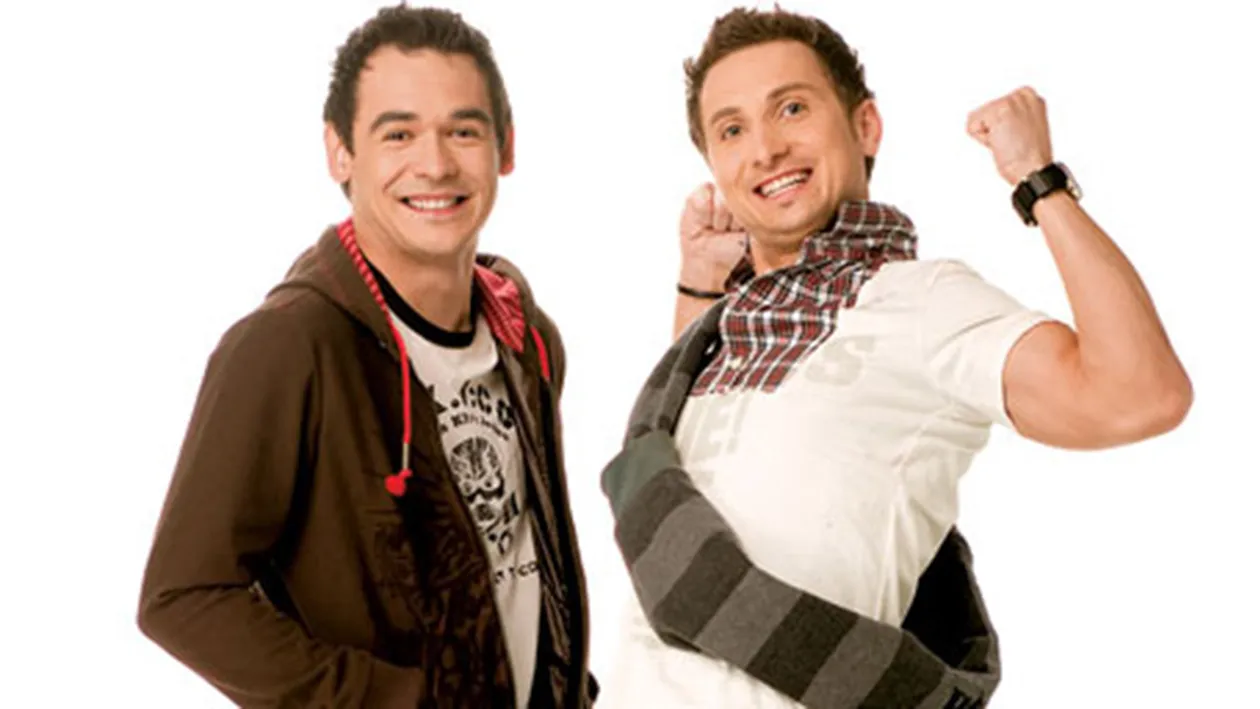 Mori de ras! Cum crezi ca arata primul CV al lui Razvan si Dani? Ramai perplex cand vei afla ce marturisiri au facut cei doi