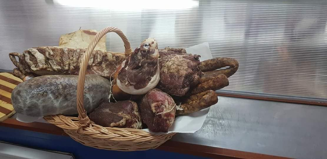 El este olteanul care exportă „porcul light”!
