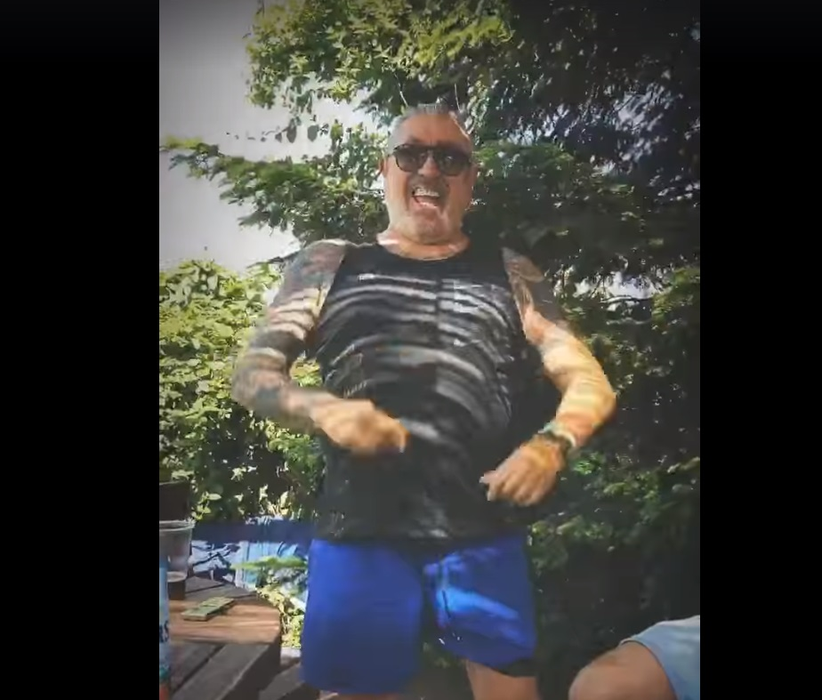 Serghei Mizil, filmat într-o ipostază rușinoasă! Și-a dat pantalonii jos și și-a arătat zonele intime