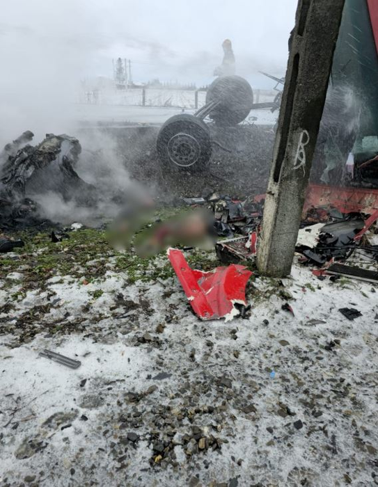 Filmul tragediei de pe E85. Constantin, Teodora și Sofia n-au mai avut nicio șansă, după ce mașina lor a ars ca o torță
