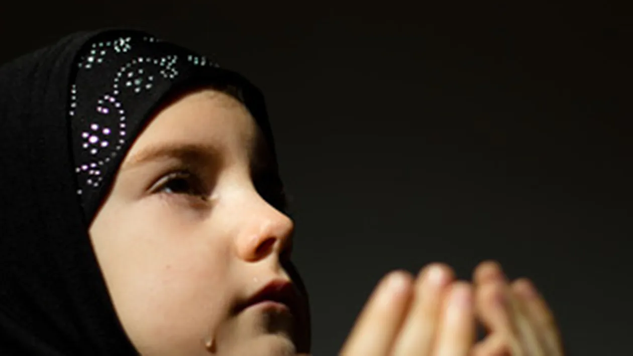 Femeile musulmane nu au voie sa se apropie nici de banane, castraveti sau morcovi.  Vezi de ce!