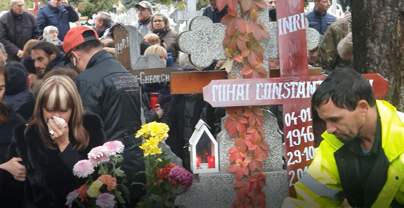 Un personaj misterior, în cârje, a fost devastat la înmormântarea lui Mihai Constantinescu