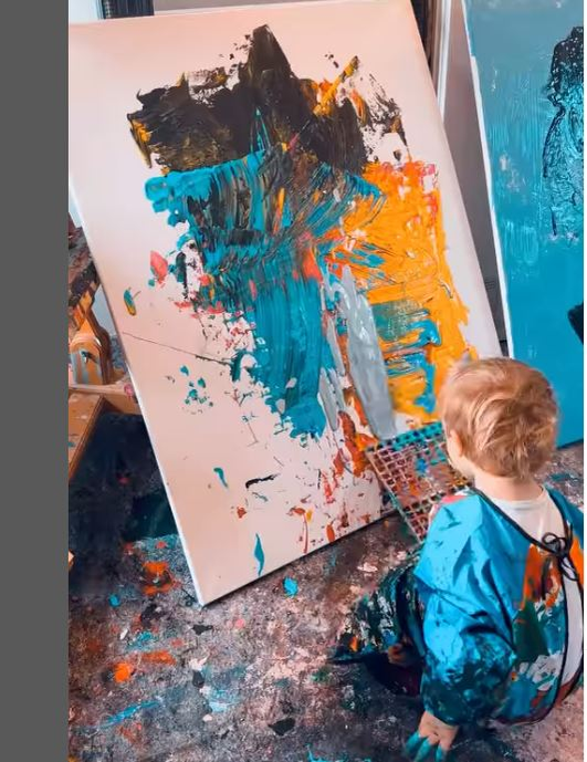 Tablourile micului Picasso se vând și cu 6.000 de euro/ sursă foto: instagram