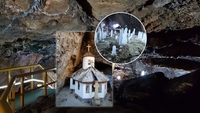 Mănăstirea din peșteră aflată la câteva ore de București. Locul spectaculos din Bucegi unde pelerinii se pot și caza