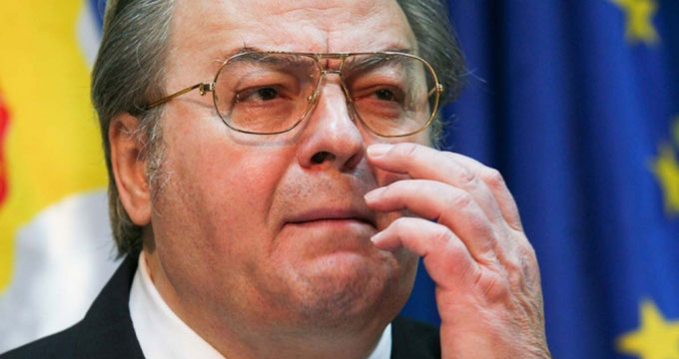 Vadim Tudor a fost redactor sef al revistei "România Mare"