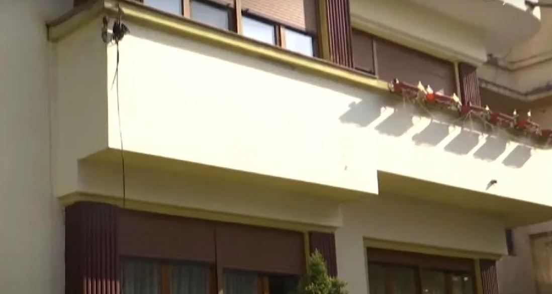 Cum arată apartamentul de 200 mp în care locuiește Regina Întunericului. Gabriela Lucuțar l-a amenajat după bunul plac: „Îmi place foarte mult negrul”