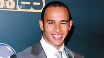 Hamilton se consoleaza cu ex-iubita lui Ronaldo