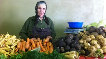 Muncesc pana mor pentru a-si intretine copiii si nepotii! Povestile triste ale bunicutelor care vand legume in Piata Obor