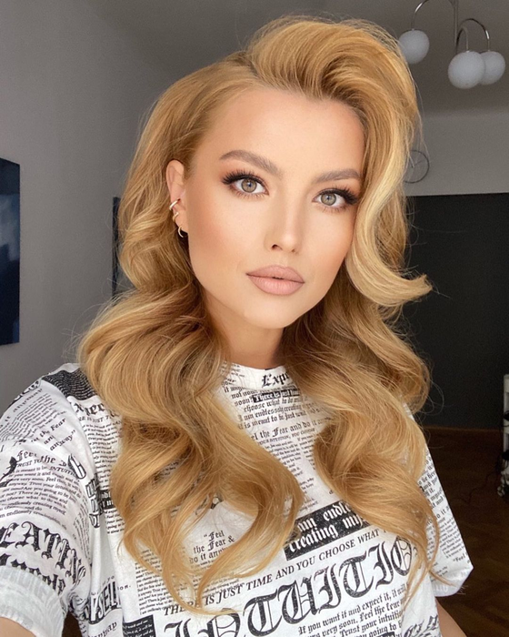 Elena Gheorghe, declaraţii neaşteptate. Cu ce probleme se confruntă familia artistei