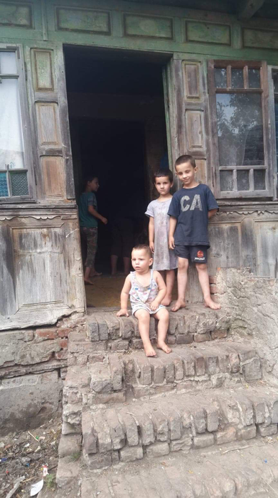 Locul unde stau cei opt copii din Mischii Dolj