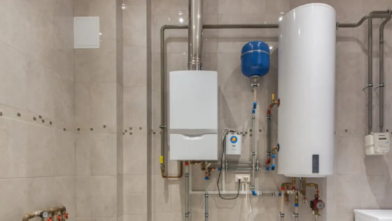 O centrală termică a explodat într-o locuință din Dâmbovița. Două persoane au ajuns la spital