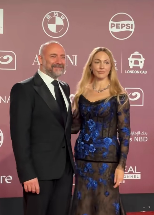 Alit Ergenc și Meryem Uzerli, actorii principali ai serialului turcesc de televiziune „Suleyman Magnificul”/ sursă foto: Facebook @Turkish Serie Station