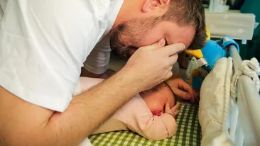 De cand este tatic, Horia Brenciu a lasat muzica pe plan secund! Vezi la ce ora ajunge la studioul de inregistrari!