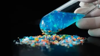 Descoperire revoluționară în China: Oamenii de știință au creat plasticul care se autodistruge