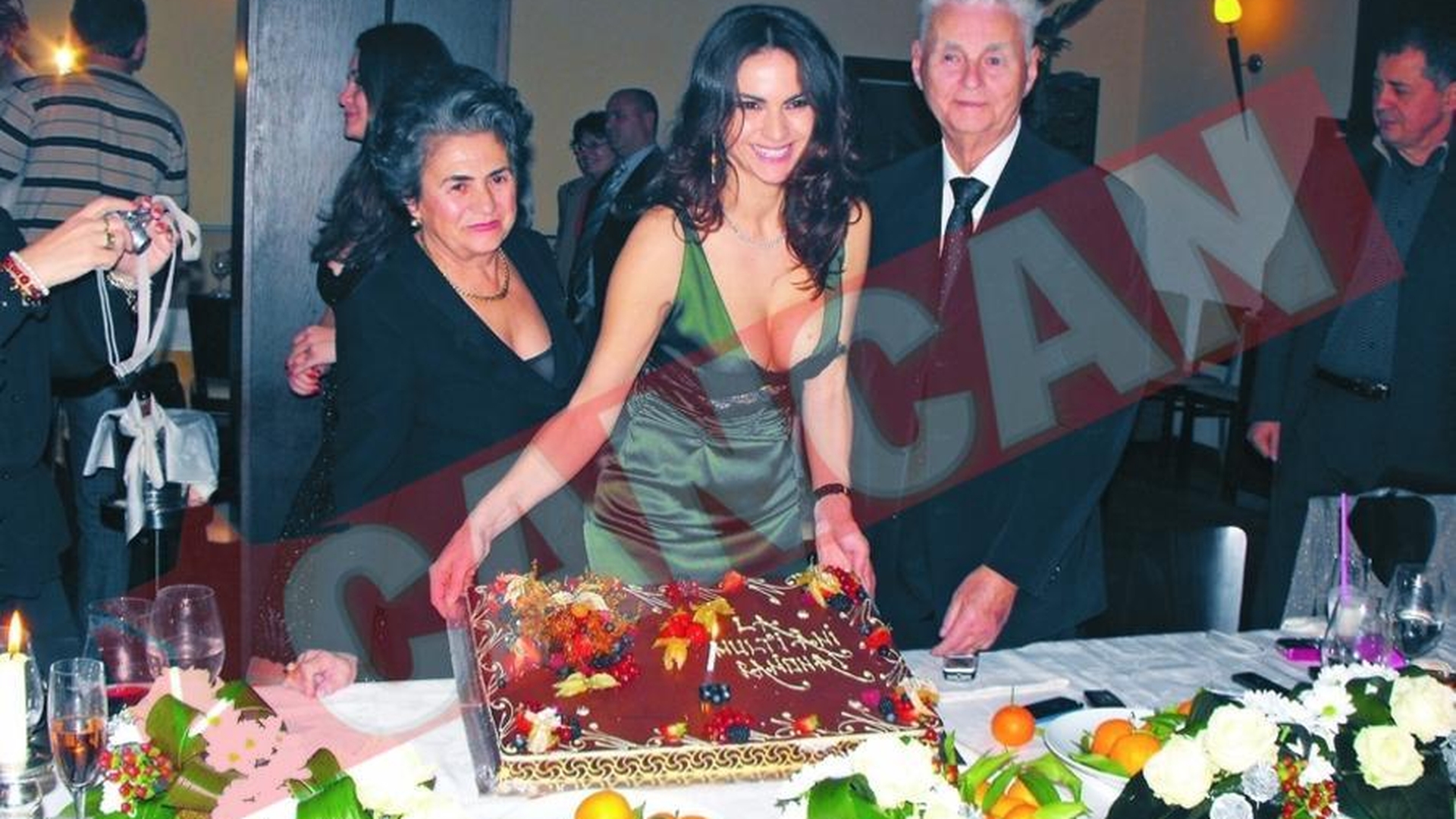 S-a sarbatorit cu parintii la 41 de ani