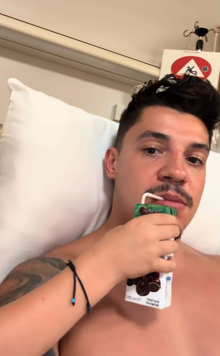 Imagine îngrijorătoare cu Bogdan de la Ploiești. Artistul a ajuns pe perfuzii