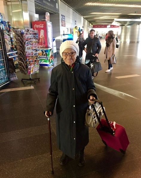 Bunicuţa de 89 de ani care şi-a propus să vadă toată lumea! A devenit vedetă pe Instagram