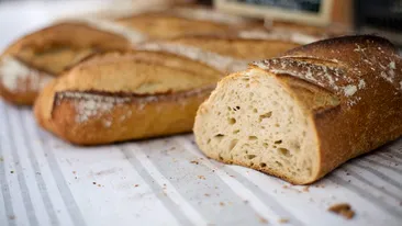 Trucul banal care păstrează pâinea proaspătă până la 2 săptămâni. Toate gospodinele trebuie să știe!