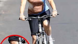Goldie Hawn este plina de zbarcituri! Uite in ce hal poate arata pielea ei, la 67 de ani