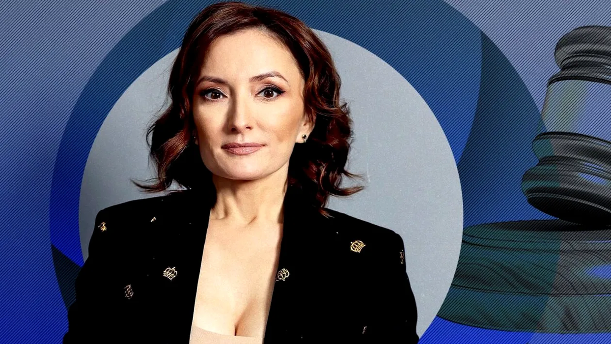 Recunoști cine este vedeta PRO TV din imagine? Lucrează în trust din anul 1999