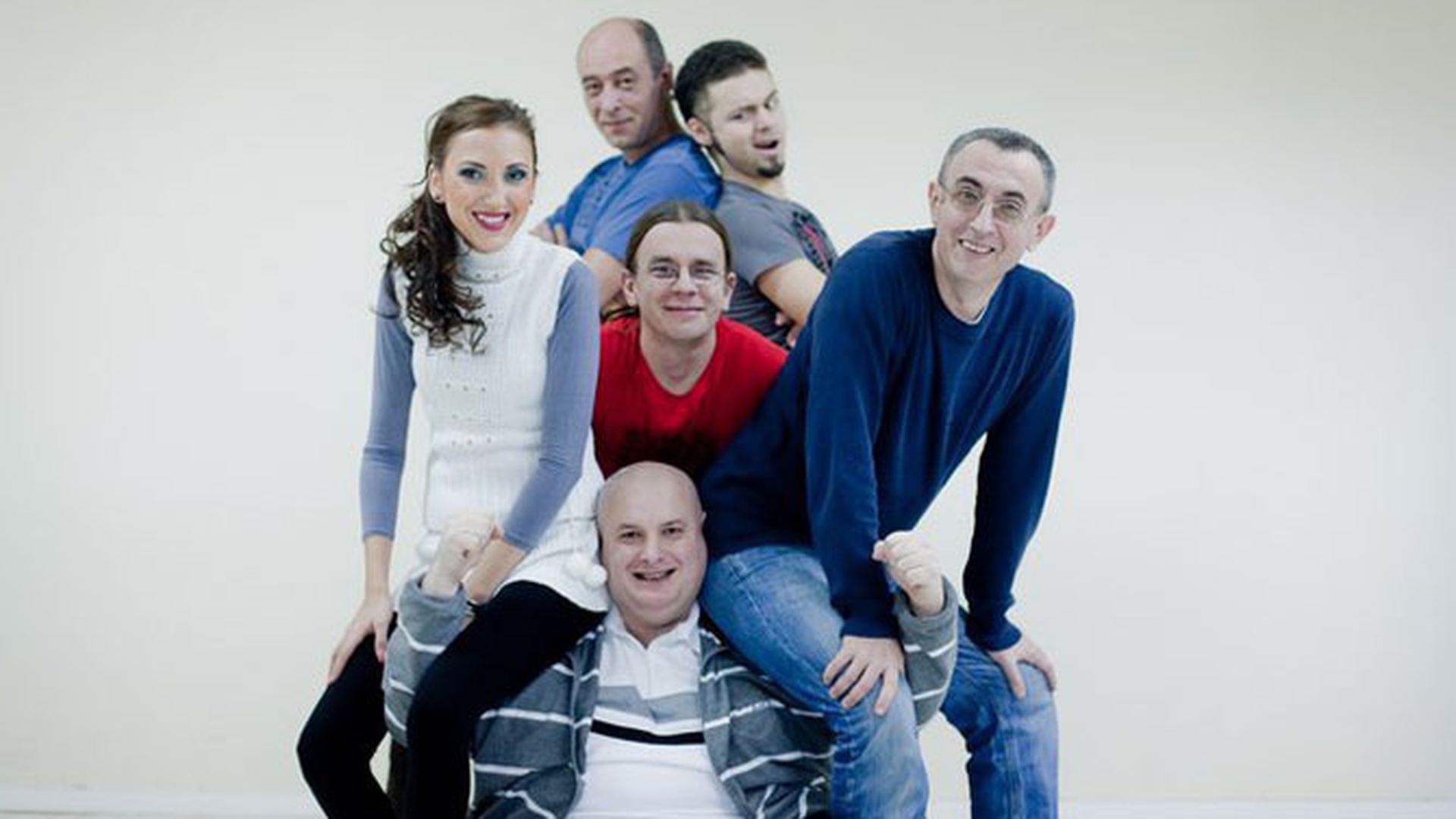 VIDEO Taxi se bucura de succes peste hotare! Piesa "Cele doua cuvinte" are o varianta si in poloneza! Care suna mai bine?
