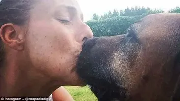 Halucinant! O britanică s-a căsătorit cu propriul câine! A fost nuntă mare, de 200 de persoane