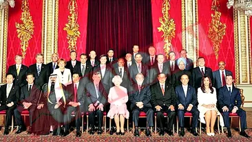 Berlusconi a asurzit-o pe regina