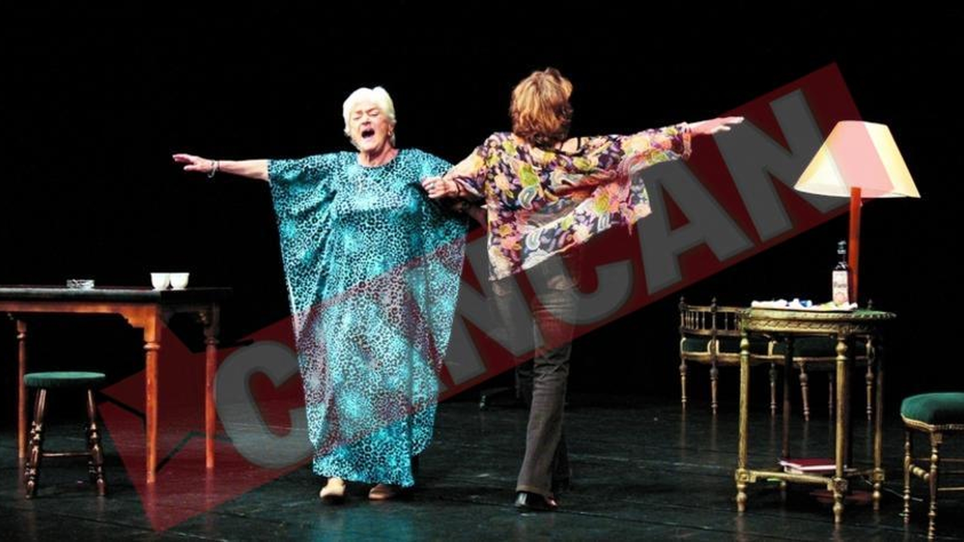 Danseaza pe scena la 80 de ani