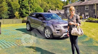 Roxana Ciuhulescu, singurul jurnalist roman prezent la lansarea Range Rover Evoque