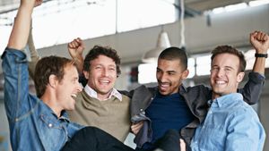 Ziua Bărbatului nu este pe 9 martie. Când se sărbătorește oficial în România