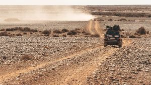 Trei români pleacă în cel mai dificil raliu de amatori: 10.000 de kilometri, din Europa până în Africa