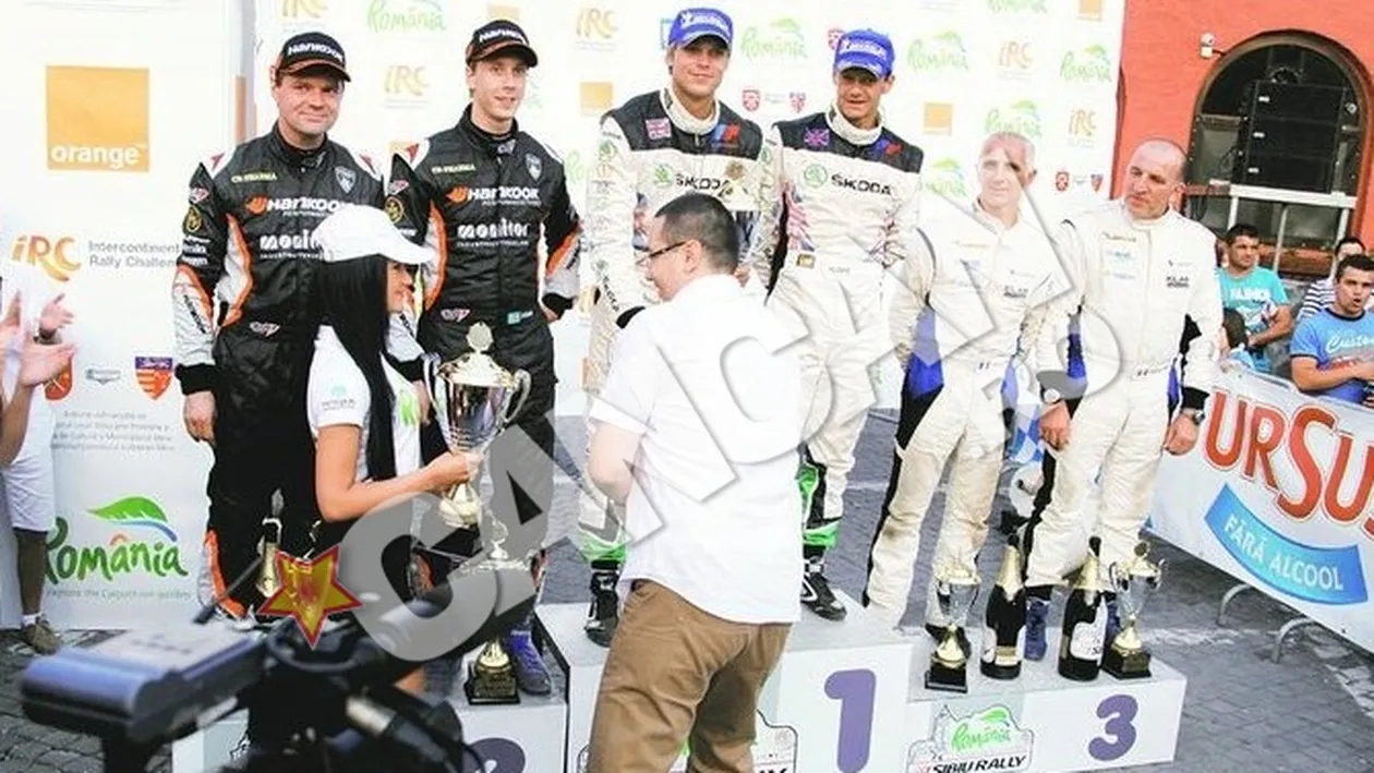 Pilotii de la Raliul Sibiului, premiati de Ponta. Premierul a vizitat toate standurile