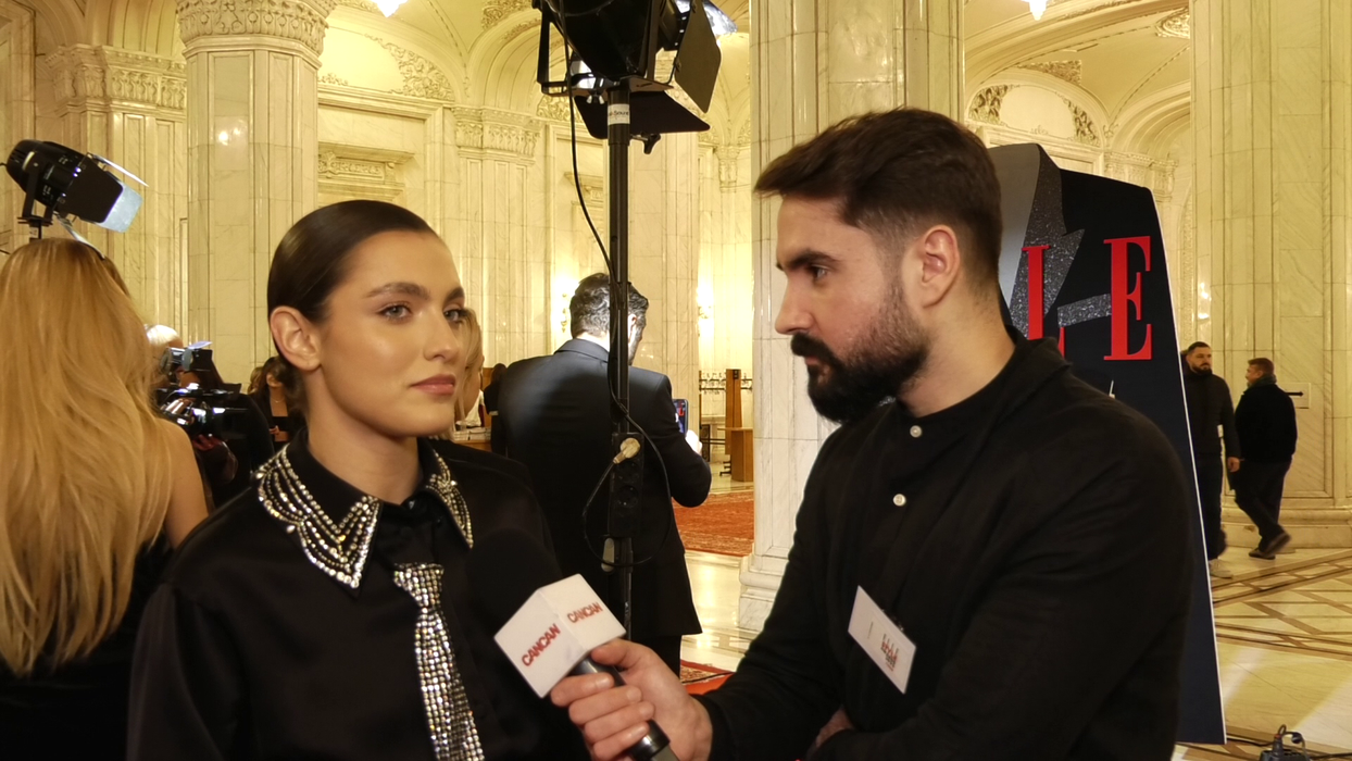 Alexia Eram: "Și cu cadourile, da, întotdeauna a fost chestia asta «tu ai primit mai mult!». Eu primeam de obicei mai multe haine. Eu m-am enervat odată că a primit un telefon și eu la vârsta lui nici nu aveam telefon!" (Foto: captură video)