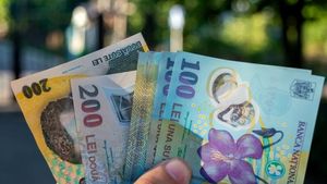 Orașul din România în care 10.000 de oameni vor primi câte 500 de lei. Care sunt condițiile