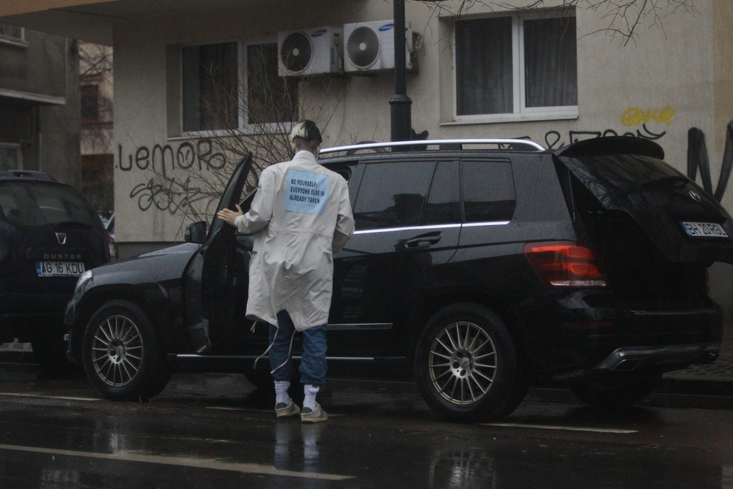 Emil Rengle le-a lăsat pe fete să plece cu Uber-ul