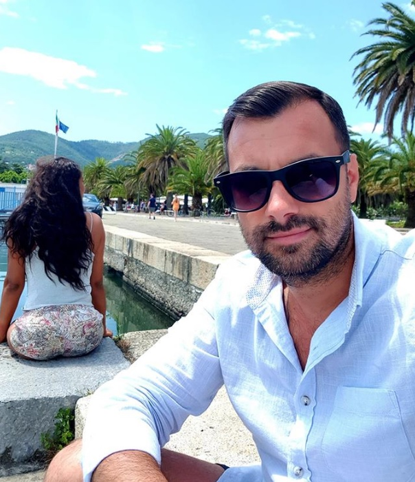 Laurette a plecat în vacanță, în Saint-Tropez! Imagini sexy cu mulatra