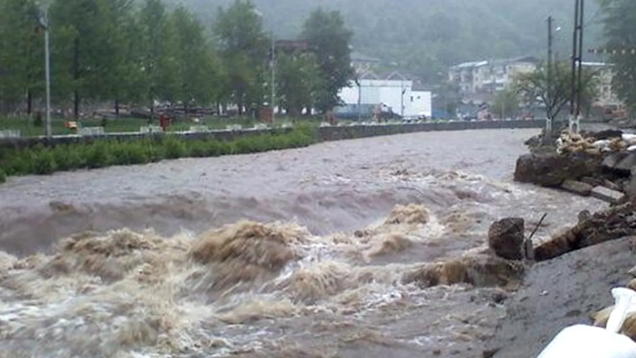 Cod galben de inundații pe râuri din județele Harghita, Mureș și Bistrița-Năsăud