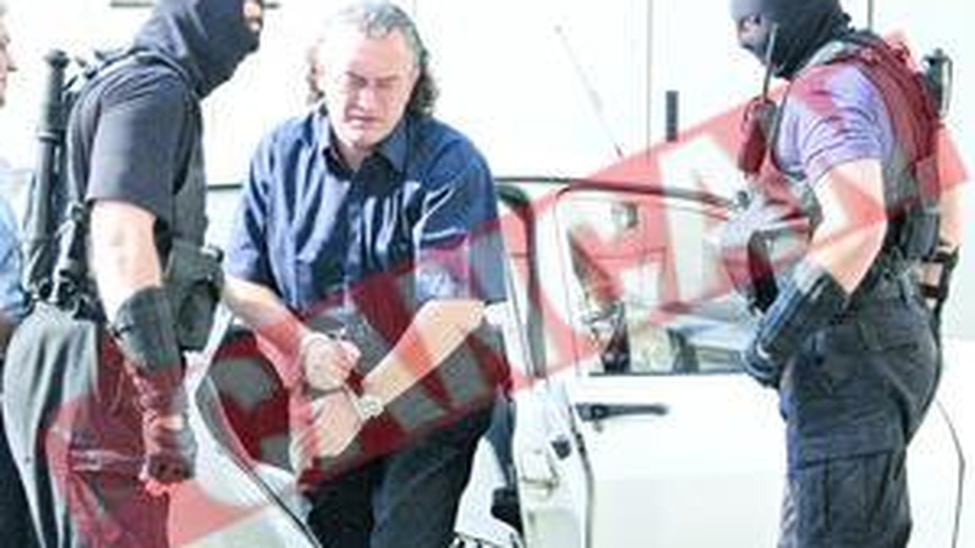 Miron Cozma planteaza flori la inchisoare