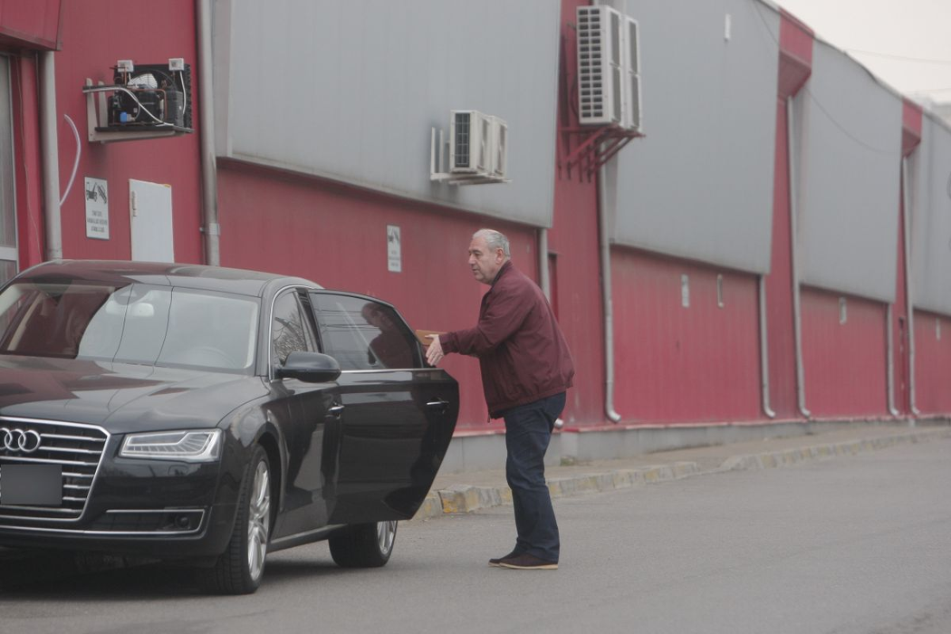 Afaceristul s-a dus la cumpărături special pentru Raluca Miu