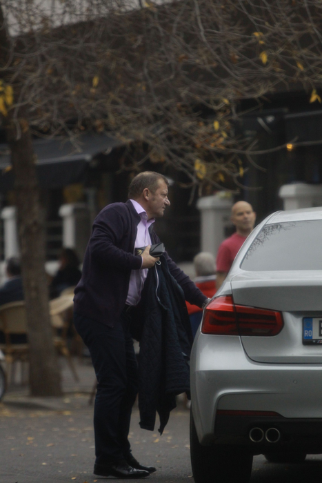 Dorinel Munteanu tocmai a parcat BMW-ul și a coborât, în așteptarea soției
