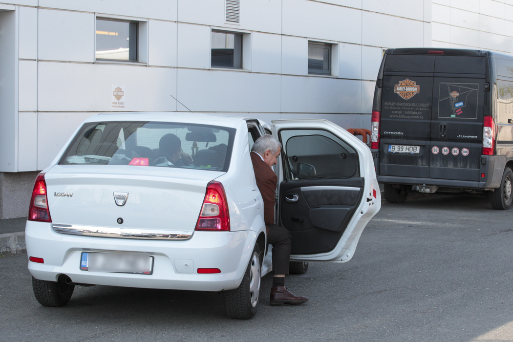 Călin Popescu Tăriceanu a ”fugit” de la birou cu un taxi Uber