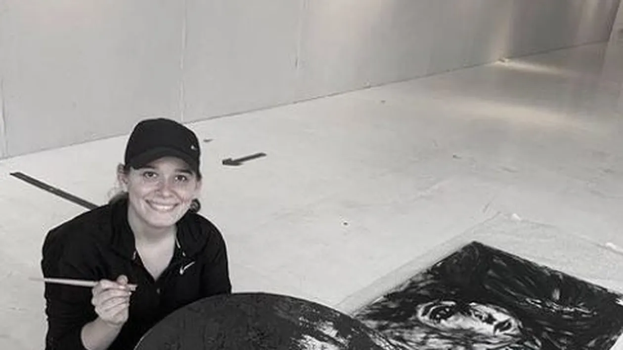 Kira Hagi a dat lovitura! Picturile ei vor fi expuse pe Coasta de Azur. “Pentru cine are drum, ne vedem acolo”