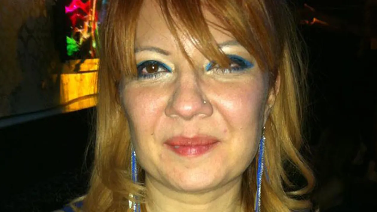 Catinca Roman i-a dat lectii surioarei la agatat! De la ea a invatat Oana sa isi aleaga numai iubiti mai tineri! Vezi dovada