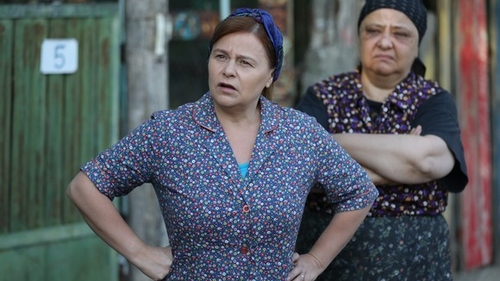 ”Soția” lui Firicel din Las Fierbinți este de nerecunoscut! Unde lucrează de fapt atunci când termină filmările