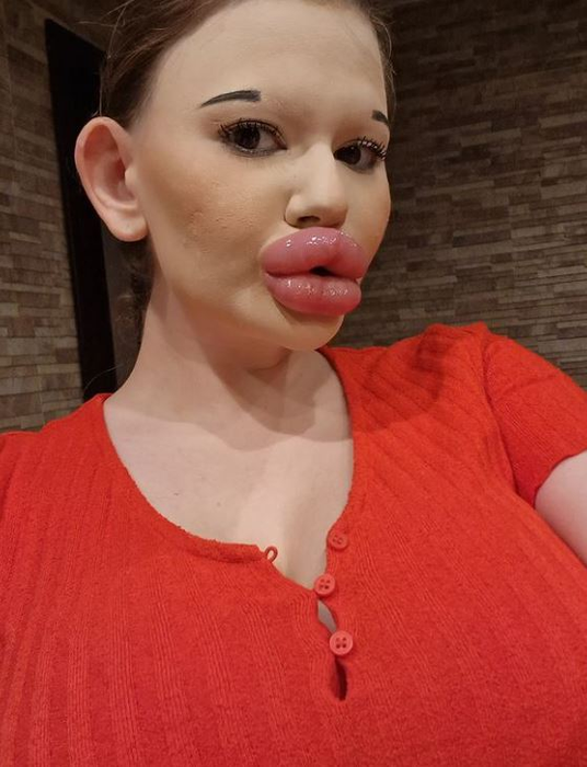 Andrea Emilova Ivanova are cele mai mari buze din lume: Sursă: Instagram