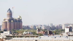 Cafenelele, teatrele, muzeele și cinematografele sunt închise, mall-urile rămân deschise / Ce alternative de divertisment avem