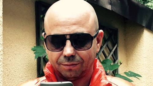 DJ Sava se crede stapanul soselelor! Incalca grav regulile de circulatie!