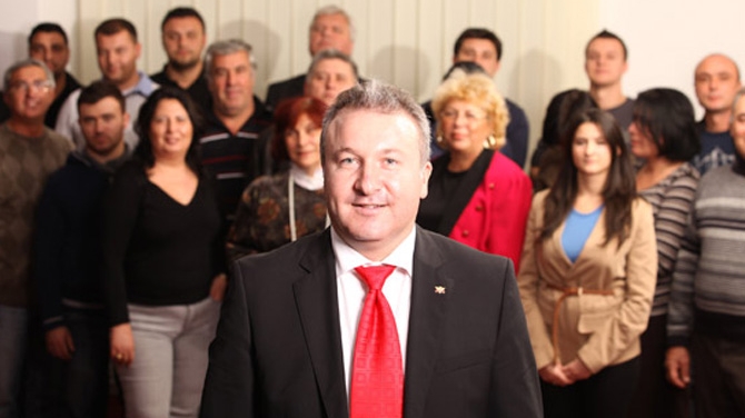 Corin Romanescu pregateste curatenia de primavara. 5 prioritati pentru bucurestenii din sectorul 5: asfaltarea strazilor, canalizarea, apa potabila, maidanezii si locuintele sociale!