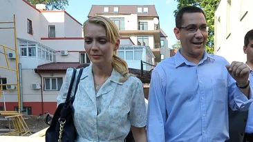 Aparitie rara a Dacianei si a lui Victor Ponta! Vorbesc despre familie, la Happy Hour!