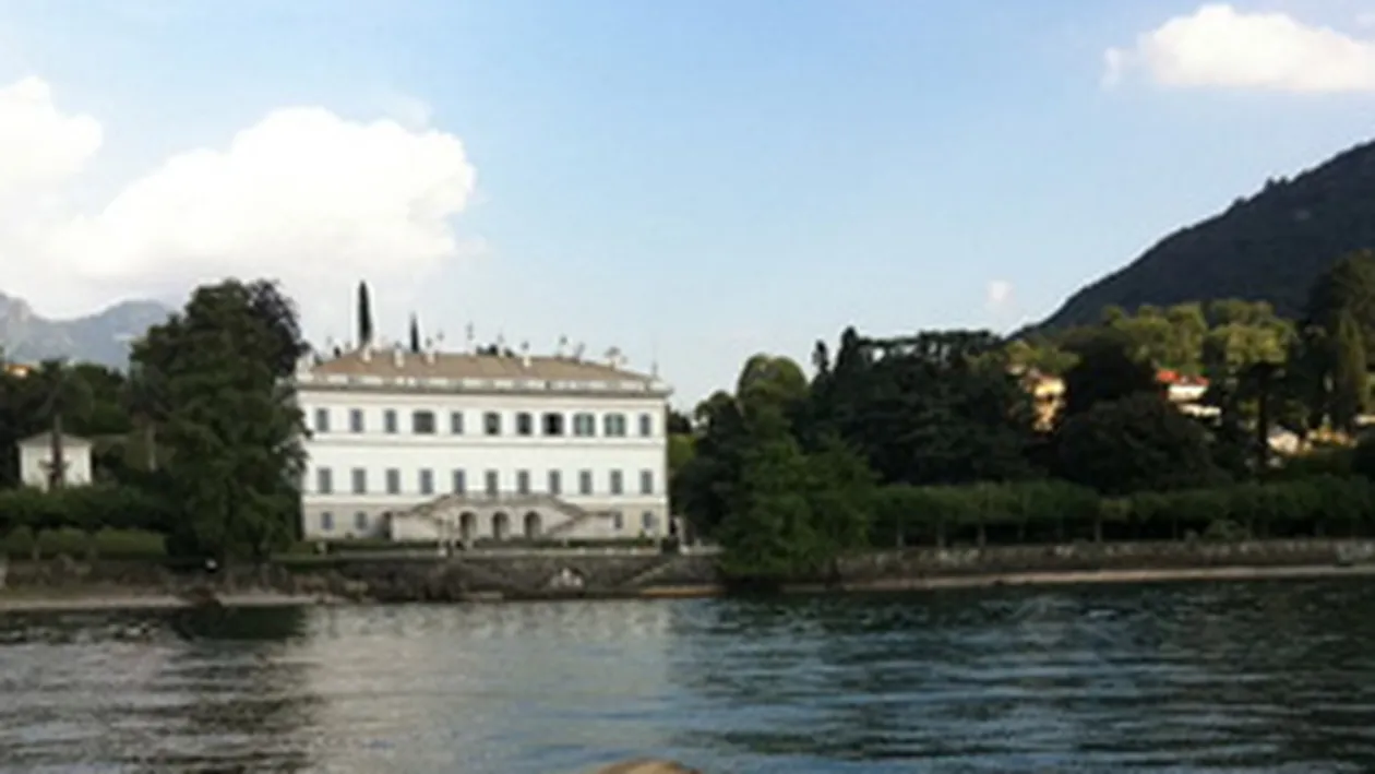 Oana Andoni a fost in vacanta in Italia! Afla ce a impresionat-o cand s-a plimbat pe lacul Como